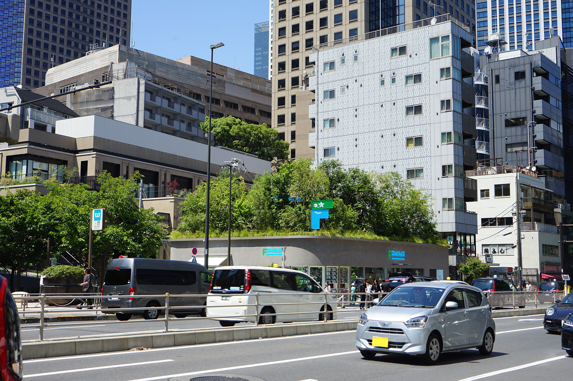 FAMIMA PARK AZABUDAI