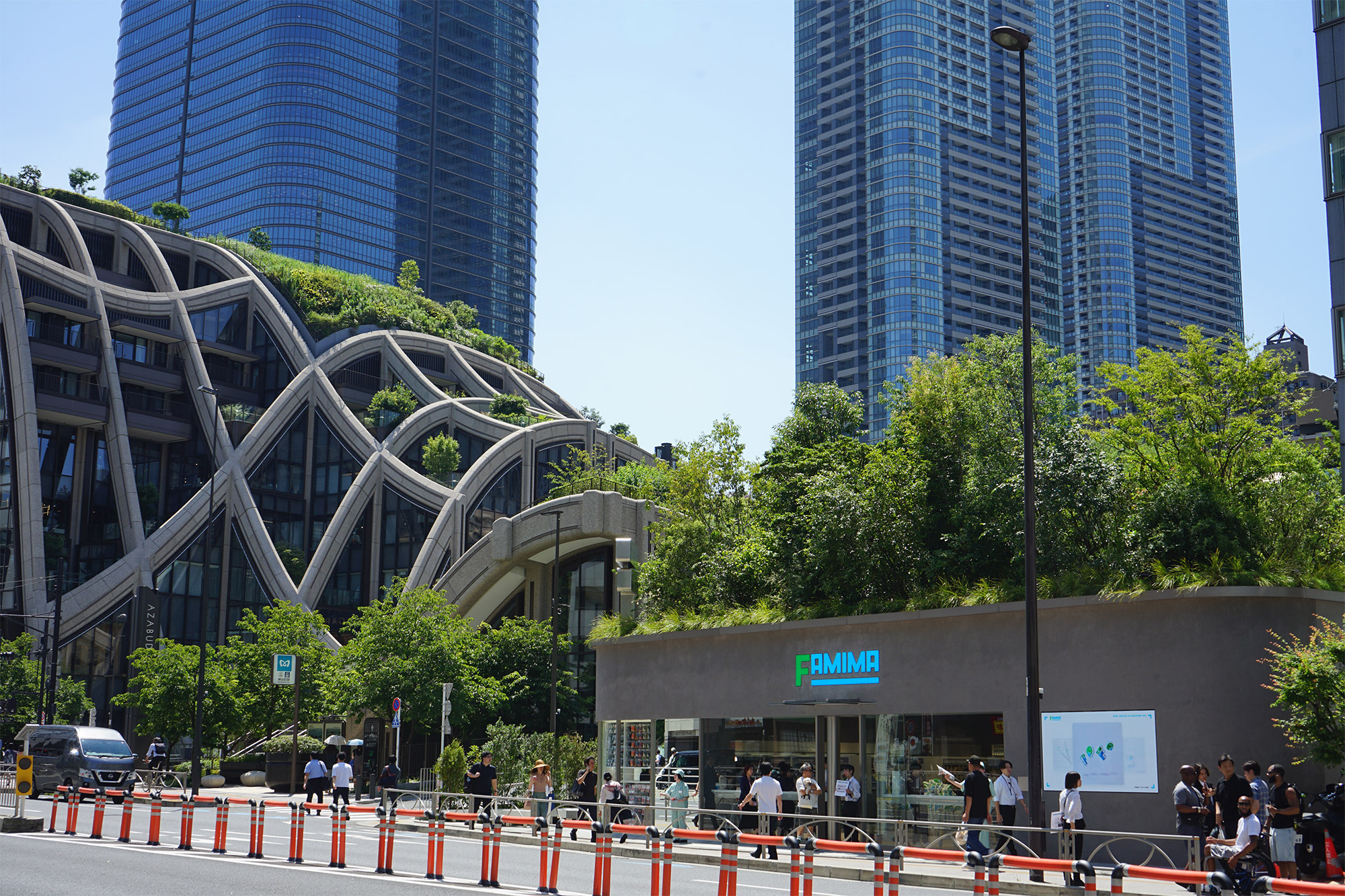 FAMIMA PARK AZABUDAI
